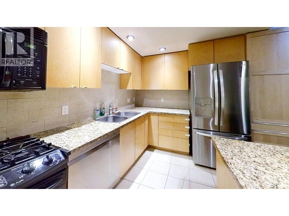 9133 Hemlock Dr in Richmond, BC - Building Photo