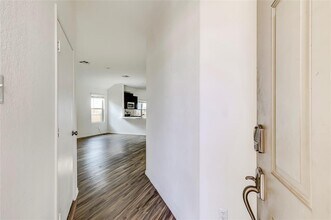 545 Greatest Gift Wy in Jarrell, TX - Building Photo - Building Photo