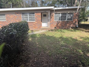 736 W Tharpe St in Tallahassee, FL - Building Photo - Building Photo