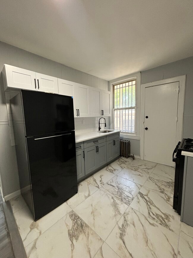288 S 8th St, Unit 1