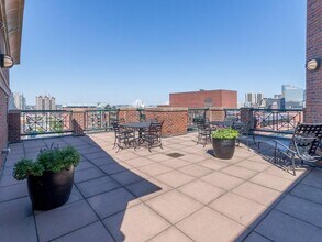 10 Rogers St, Unit 707 in Cambridge, MA - Building Photo - Building Photo