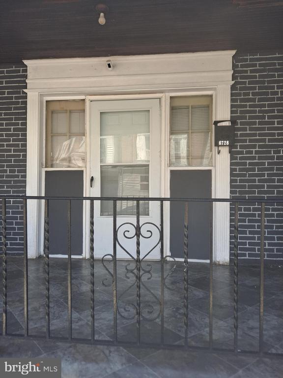 property at 6728 Linmore Ave
