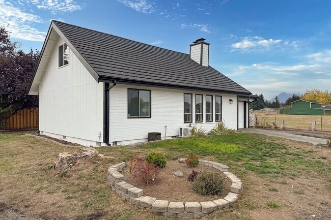 71 W Loma Vista Rd in Sequim, WA - Building Photo - Building Photo