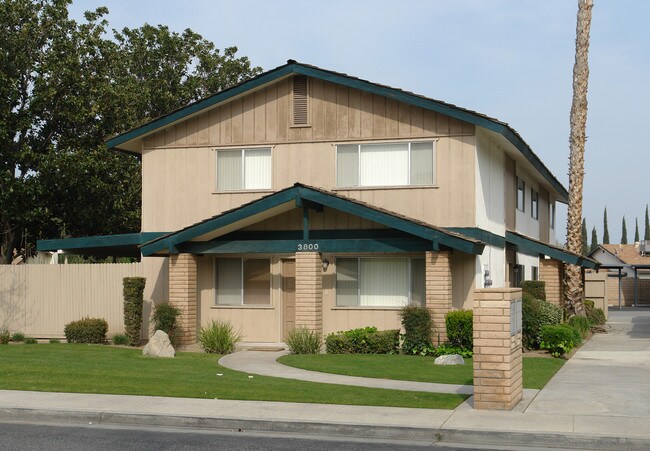 Scotia Town Homes in Bakersfield, CA - Building Photo - Building Photo