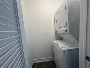 1000 Crain St, Unit 1000-3 in Evanston, IL - Building Photo - Building Photo