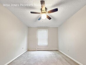 10 Wayne Terrace in Cheektowaga, NY - Foto de edificio - Building Photo