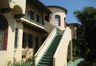 512 N Sycamore Ave in Los Angeles, CA - Foto de edificio - Building Photo