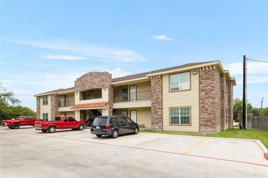 416 E 5th St, Unit B6 in Weslaco, TX - Building Photo