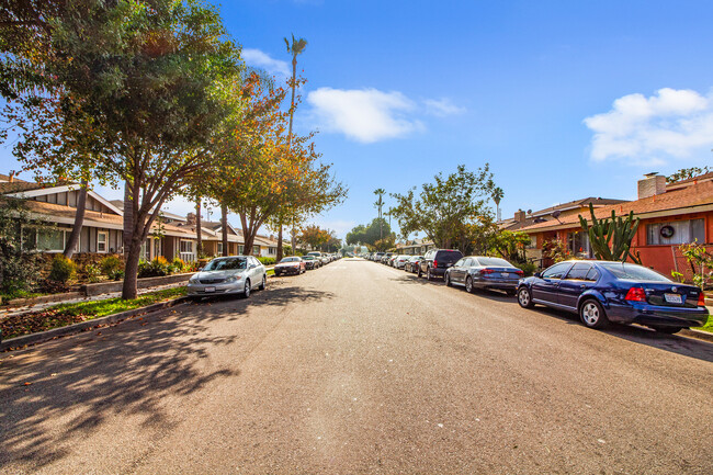 2285 Miner St in Costa Mesa, CA - Building Photo - Building Photo