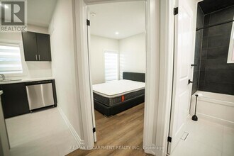 265 Robert St in Hamilton, ON - Building Photo - Building Photo