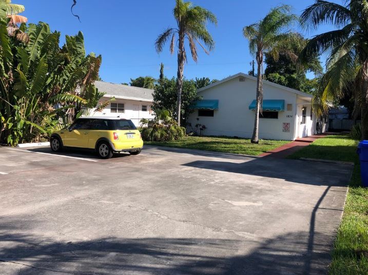 1834 Liberty St in Hollywood, FL - Building Photo