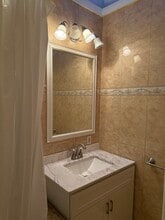 7425 65th St, Unit 2nd Floor in Ridgewood, NY - Foto de edificio - Building Photo