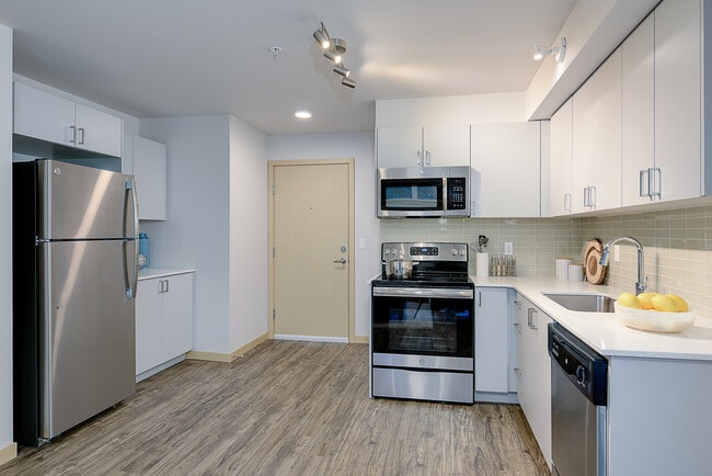525 Federal in Seattle, WA - Building Photo - Building Photo