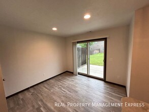 3 Bed 1.5 Bath in West Sioux Falls in Sioux Falls, SD - Building Photo - Building Photo