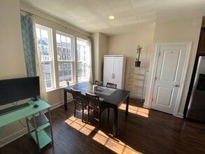 6002 Camerons Ferry Dr in Haymarket, VA - Building Photo - Building Photo