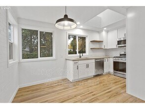 6014 SE Insley St in Portland, OR - Building Photo - Building Photo