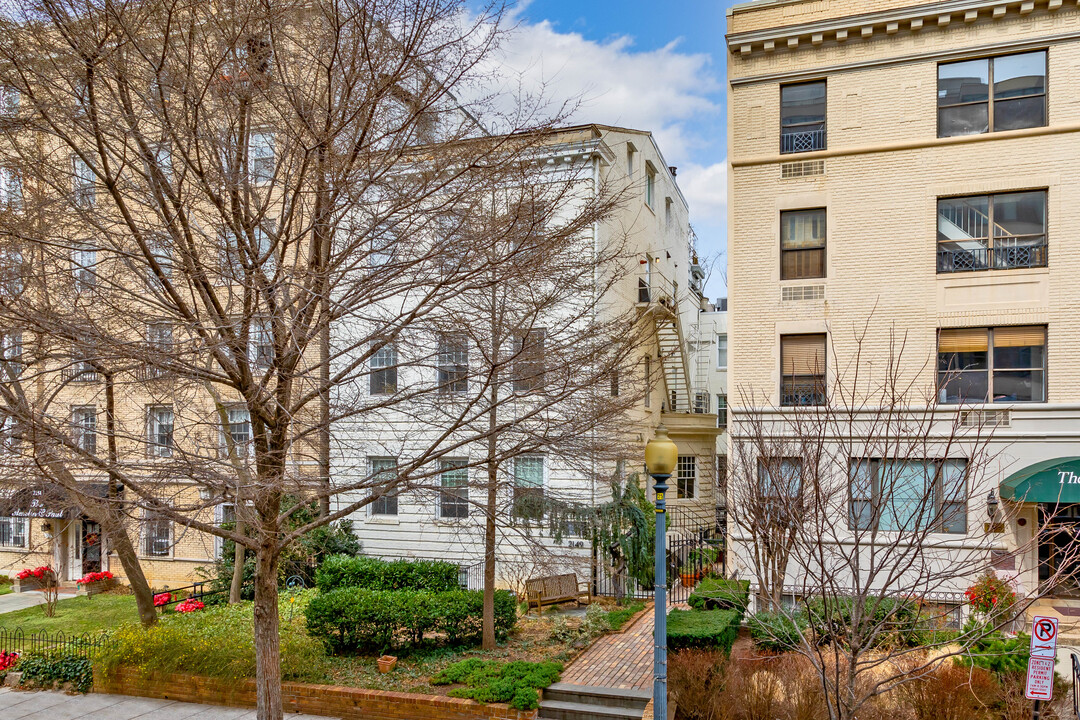 2149 California St NW in Washington, DC - Foto de edificio