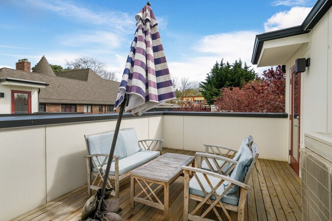 620D 10th Ave E, Unit GO ID1094308P in Seattle, WA - Foto de edificio - Building Photo