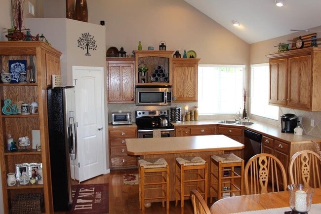 4005 Cades Cove in Leavenworth, KS - Building Photo - Building Photo