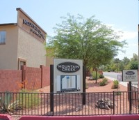 Mountain Creek Apartments in Phoenix, AZ - Foto de edificio - Building Photo