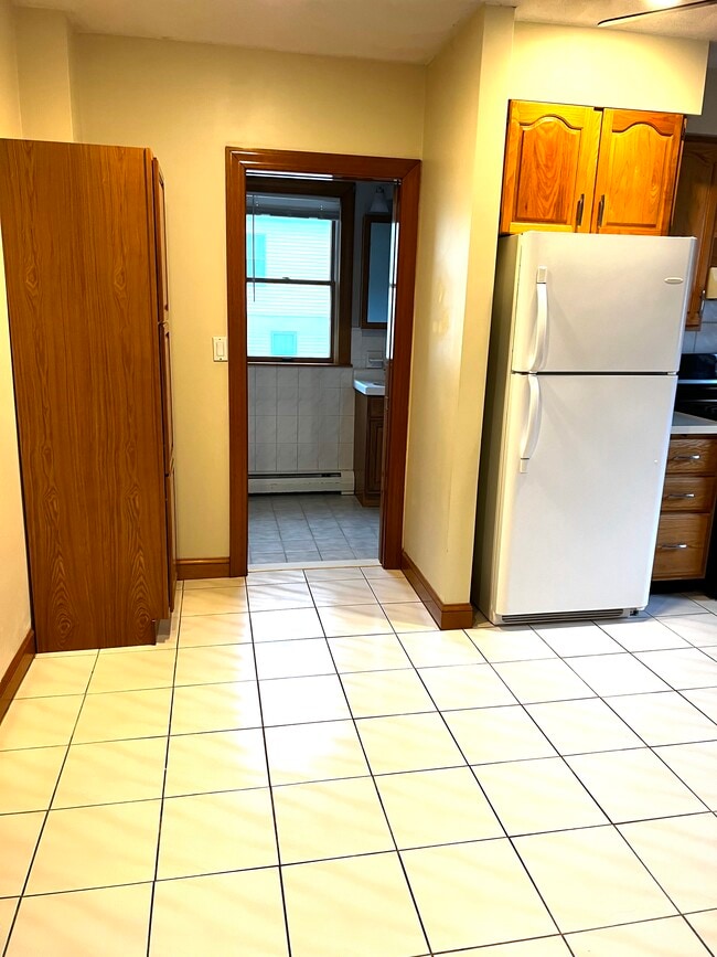 30 Pleasant St, Unit 1 in Woburn, MA - Building Photo - Building Photo