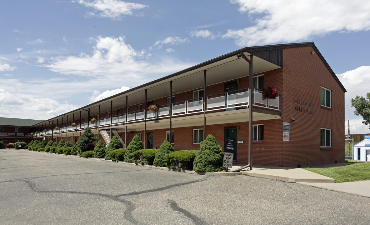 Lakeview Apartments in Wheat Ridge, CO - Building Photo