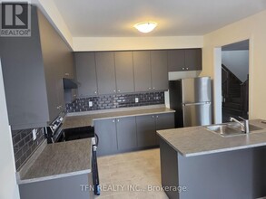 22 Cresthaven Hts in Thorold, ON - Building Photo - Building Photo