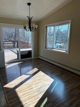 17634 Meadow Creek Dr in Anchorage, AK - Foto de edificio - Building Photo