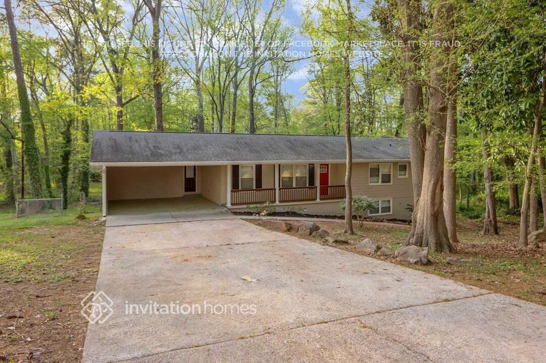 2306 Atoka Dr SE in Marietta, GA - Building Photo