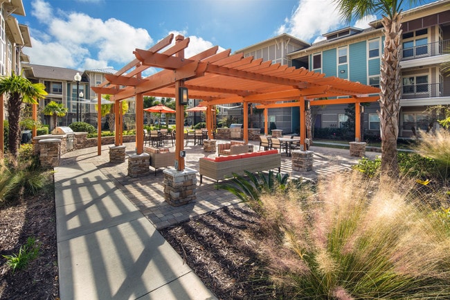 Sorrel Luxury Apartments in Jacksonville, FL - Building Photo - Building Photo
