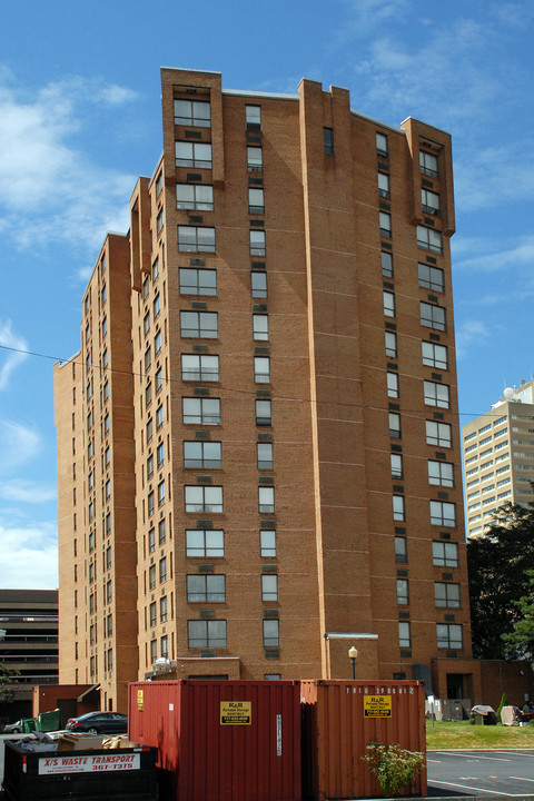 B'nai B'rith Apartments in Harrisburg, PA - Building Photo