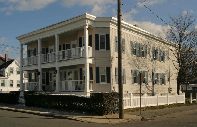 200 Liberty St in Quincy, MA - Foto de edificio - Building Photo