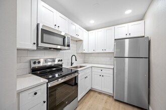 144 E Davis Blvd in Tampa, FL - Building Photo - Building Photo