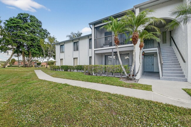 1013 Green Pine Blvd in West Palm Beach, FL - Building Photo - Building Photo