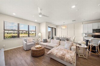 2193 Appleton Cir S in Oakland Park, FL - Building Photo - Building Photo