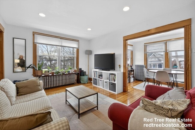 27 S Crescent Circuit, Unit B in Boston, MA - Foto de edificio - Building Photo