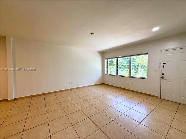 1176 Marseille Dr in Miami Beach, FL - Building Photo - Building Photo