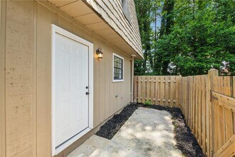 6438 Stone Terrace in Morrow, GA - Building Photo - Building Photo