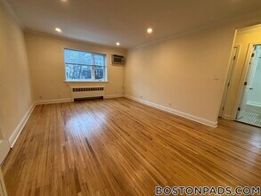 84 St Paul St, Unit 1 in Brookline, MA - Building Photo - Building Photo