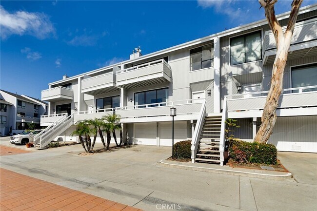 8 Ima Loa Ct in Newport Beach, CA - Building Photo - Building Photo