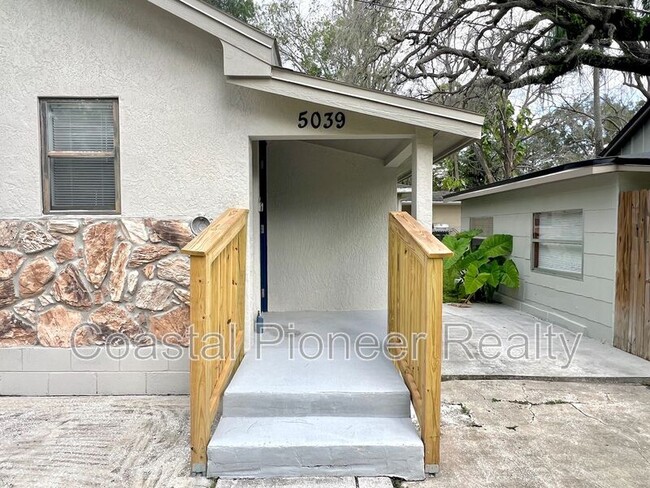 5039 Green Key Rd in New Port Richey, FL - Building Photo - Building Photo