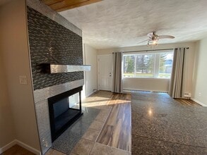 108 S Tinker Ln in Kenai, AK - Building Photo - Building Photo