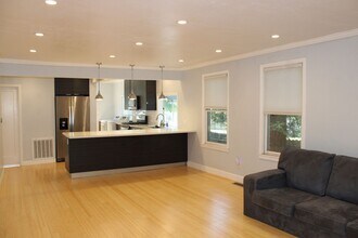 1659 48th St in Sacramento, CA - Building Photo - Building Photo