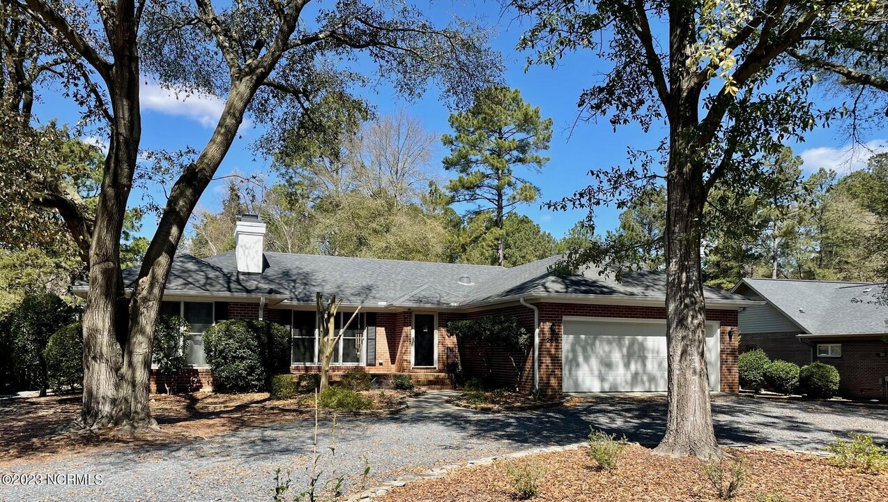 260 St Andrews Dr in Pinehurst, NC - Building Photo