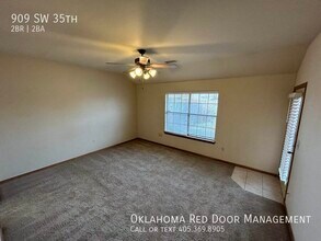 909 SW 35th St in Moore, OK - Building Photo - Building Photo