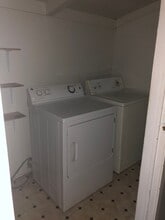 212 S Emerald Ln in Carbondale, IL - Building Photo - Building Photo