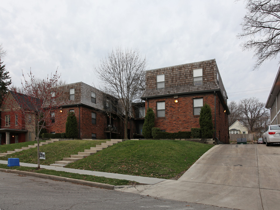 4010-4012 Oak St in Kansas City, MO - Building Photo