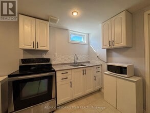 14 Rendale Ave in St Catharines, ON - Building Photo - Building Photo