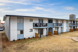 Manchester on May in Oklahoma City, OK - Foto de edificio - Building Photo
