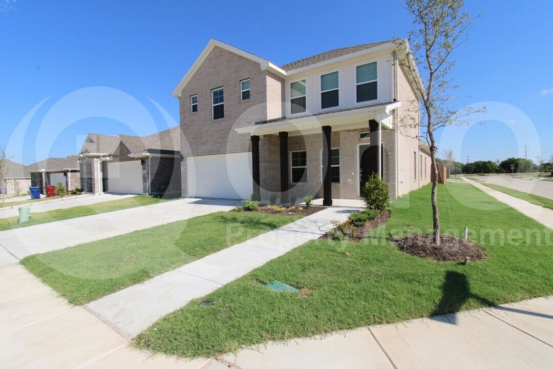 330 Fire Rock Dr in Royse City, TX - Building Photo